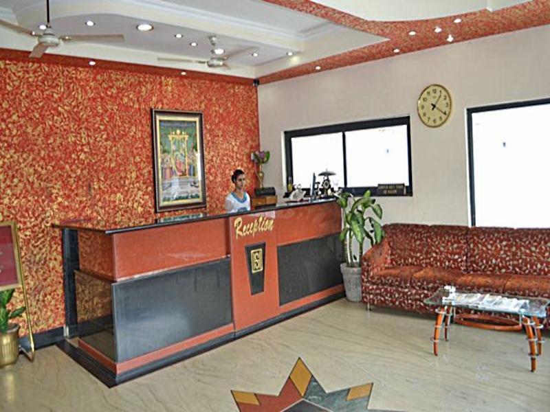 Oyo 26602 Hotel Shubham Dehradun Exterior foto